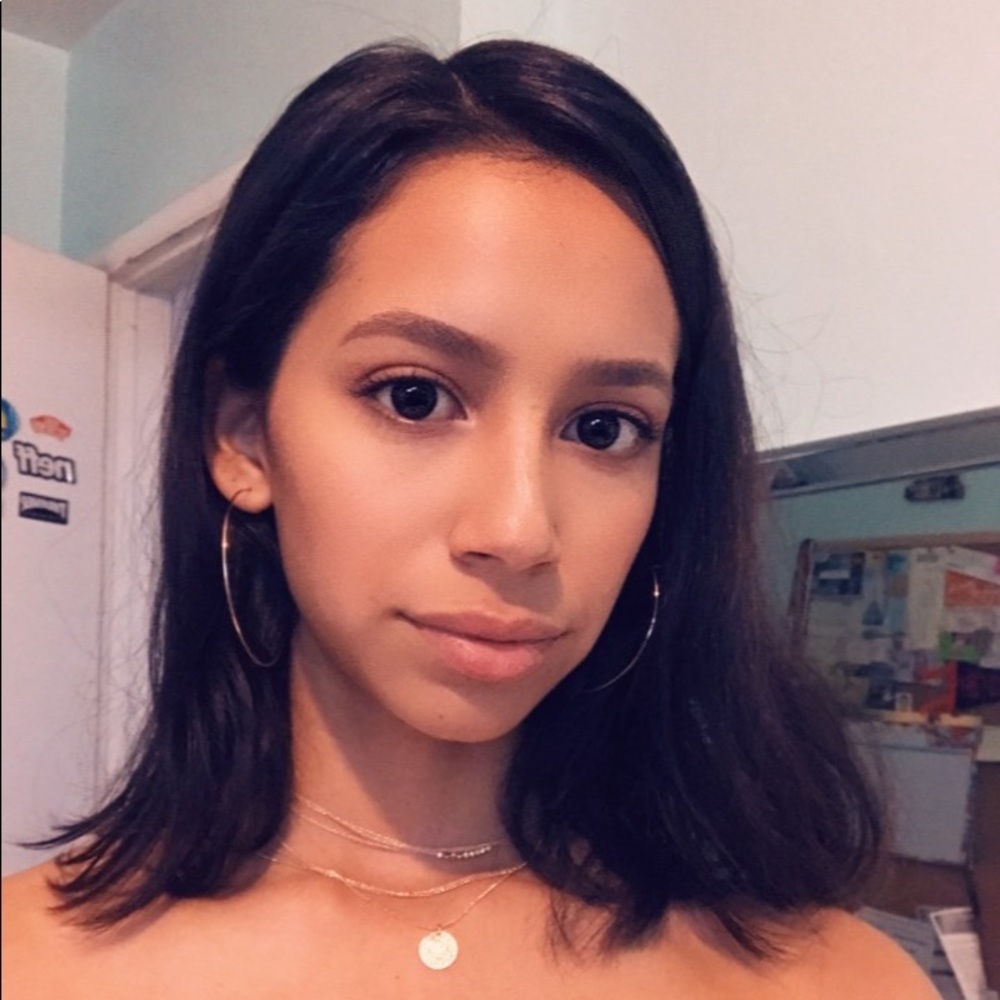 Meet your Posher, Yesenia